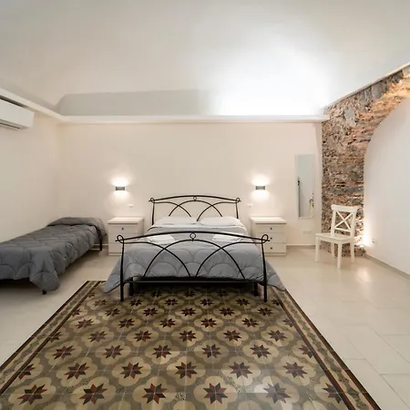 Bellinikatanesuite Guest house *