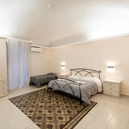 Bellinikatanesuite Guest house *
