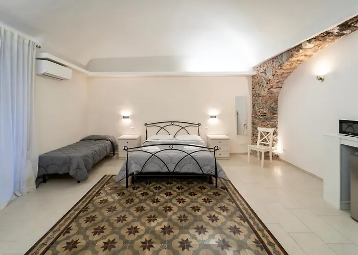 Bellinikatanesuite Pensión 4*