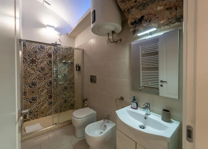 Bellinikatanesuite Pensión 4*